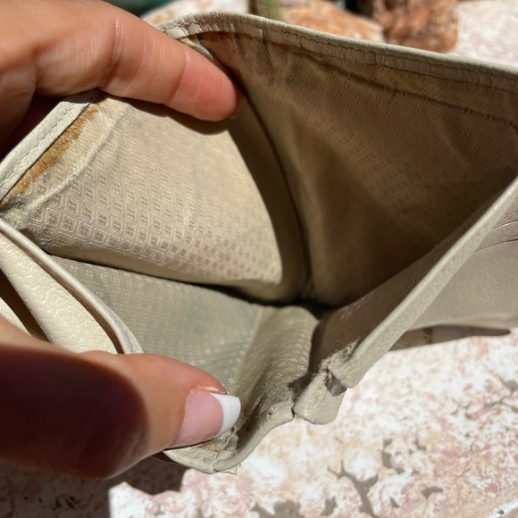 Chanel bifold wallet - Picture 3 of 9